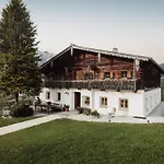Historisches Alpenchalet Kaeth & Nanei Auf Grossschlaggut Annaberg im Lammertal