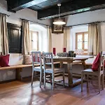 Historisches Alpenchalet Kaeth & Nanei Auf Grossschlaggut Chalet Annaberg im Lammertal