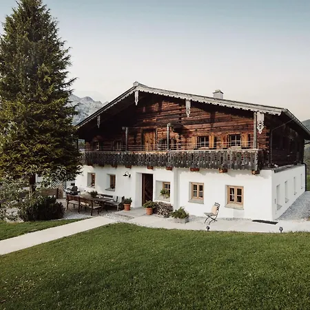 Historisches Alpenchalet Kaeth & Nanei Auf Grossschlaggut Annaberg im Lammertal