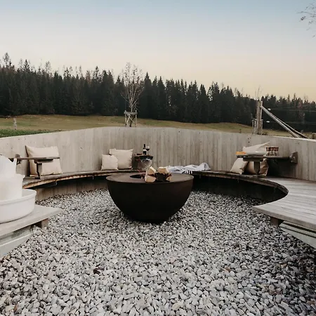 Historisches Alpenchalet Kaeth & Nanei Auf Grossschlaggut Annaberg im Lammertal